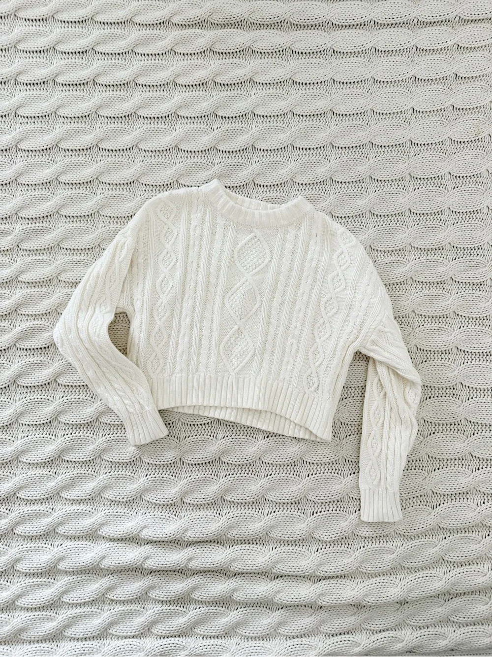GAP Cream Cable-Knit Cropped Crewneck Sweater